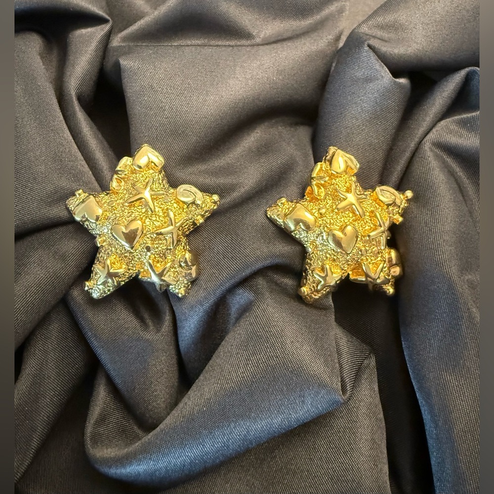 NWOT Glamorous St.John Clip Earrings.Richly Textured Gold-Tone Surface.Gift box!